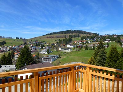 Balkon mit Ausblick auf Todtnauberg